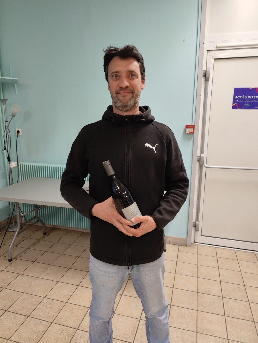 Ca, c'est Seb qui gagne une bouteille qui permettra d'oublier que LA TOUR FL parle tout le temps de variante